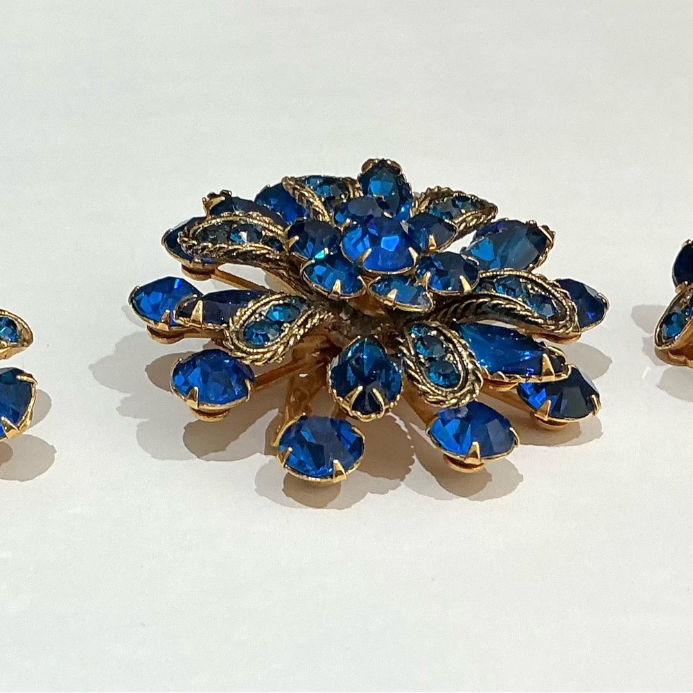 Vintage Elegant Blue and Gold Floral Brooch and Clip Earrings